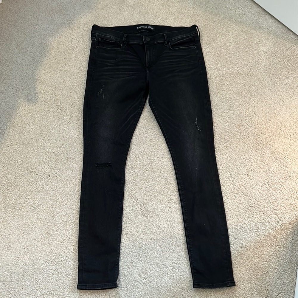 Black distressed mid rise legging (super soft).